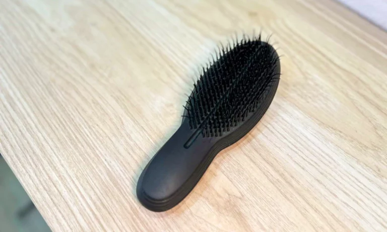 materiel coiffure brosse tangle teezer